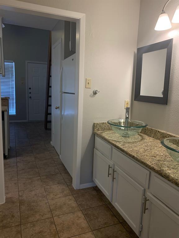 Building Photo - 2210 Pearl St