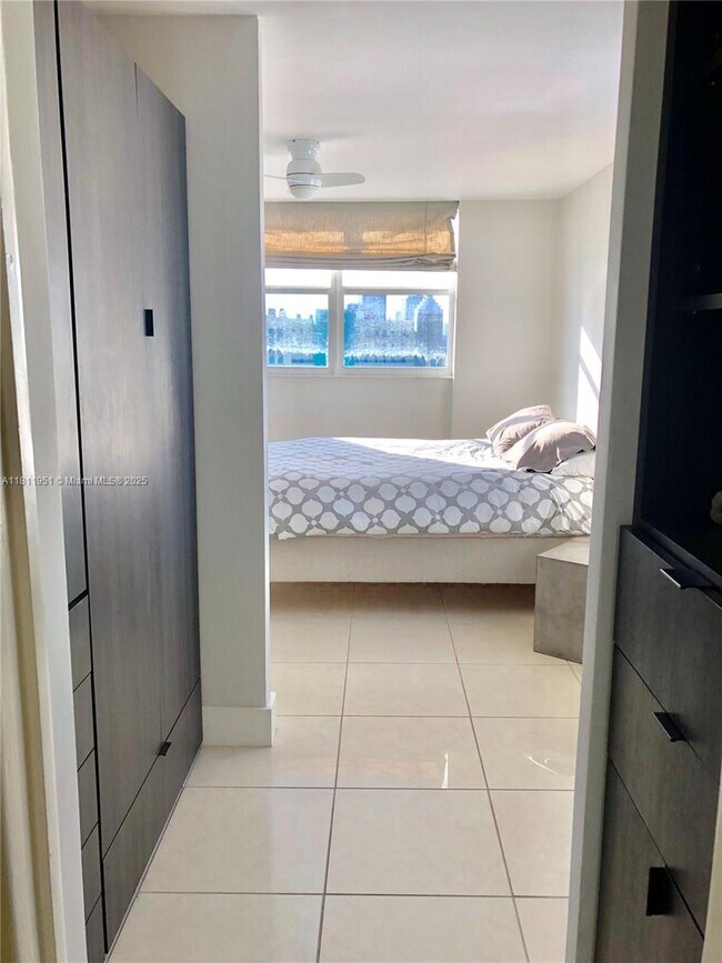 Building Photo - 401 Ocean Dr