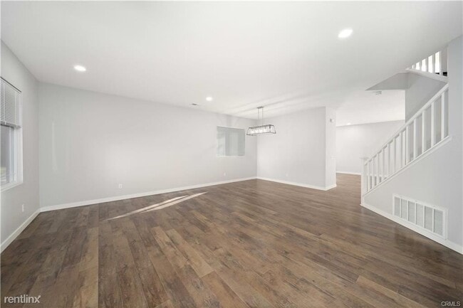 Building Photo - 5 br, 2.5 bath House - 37630 Limelight Way