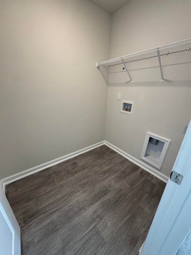 Building Photo - 141 Bud Dr