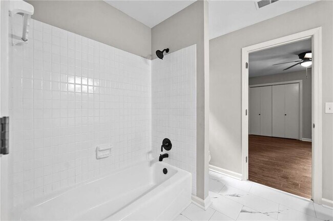 Building Photo - 4528 Lashley Ct NE