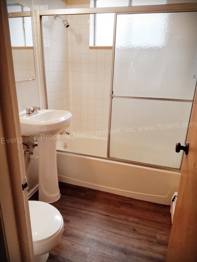 Building Photo - 1110 Gard Pl