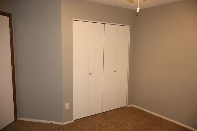 Building Photo - Charming Ground-Level Apartment in the Heart of Fort Collins
