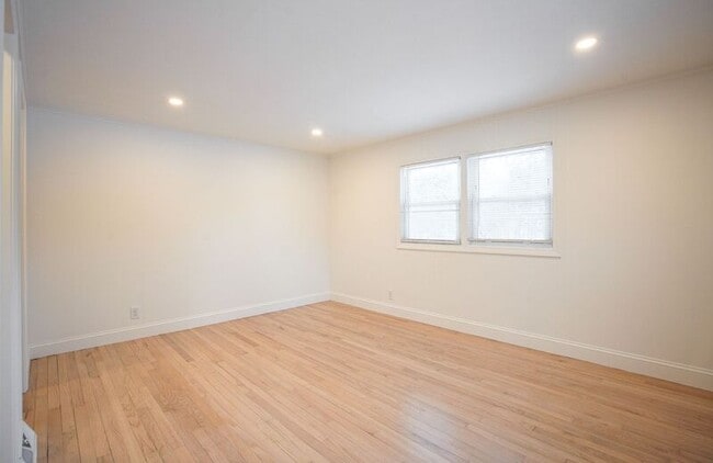 Building Photo - 2403 Westfield St