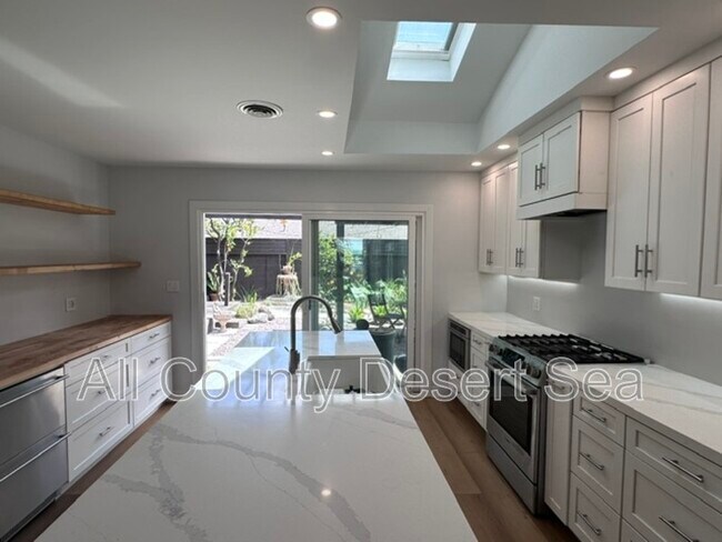 Building Photo - 6922 Paula Cir