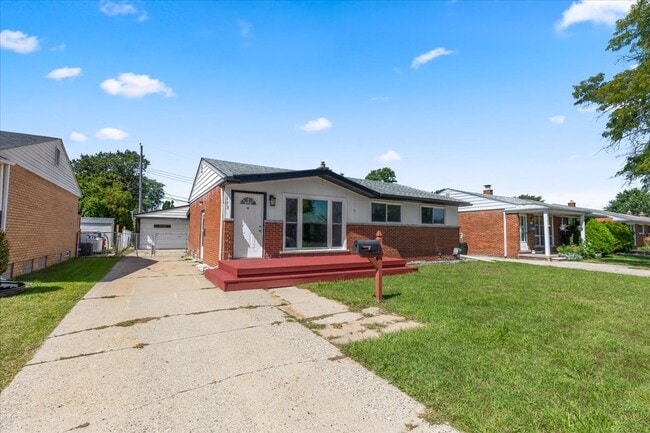 Building Photo - 153 Ross St