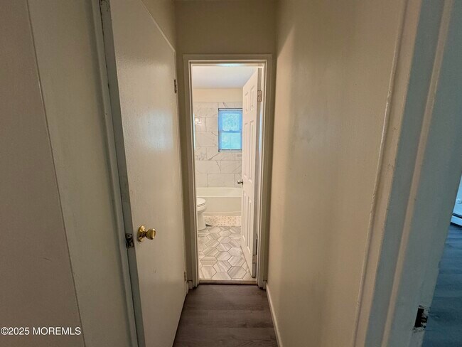 Building Photo - 289 Main St