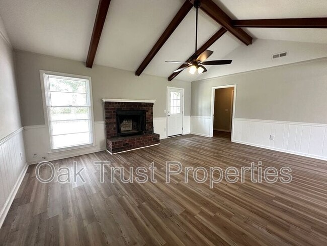 Building Photo - 108 Columbia Dr