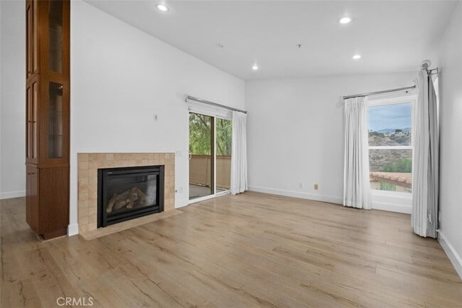 Building Photo - 5235 Box Canyon Court Unit