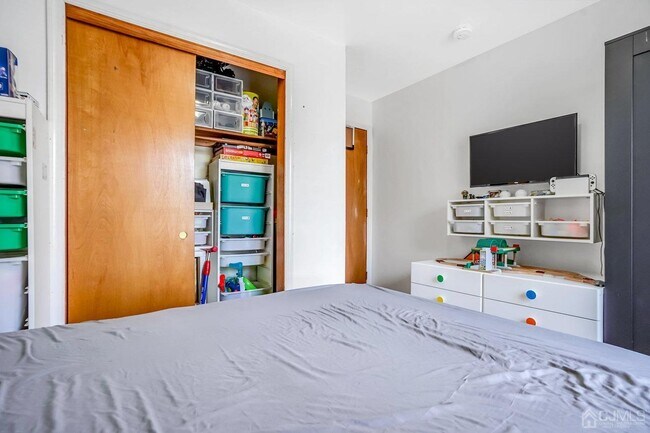 Building Photo - 125 Elizabeth Ave