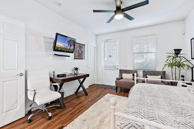 Building Photo - 116 Caravelle Dr