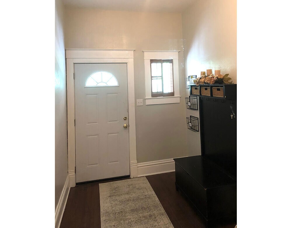 Building Photo - 1507 W Callender Ave