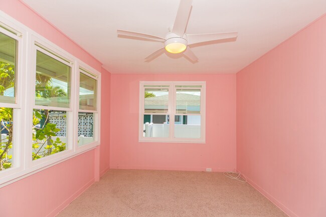 Building Photo - 828 Oneawa St