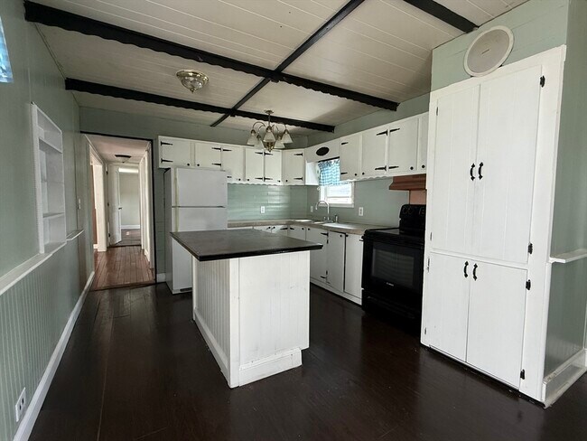 Building Photo - 136 Morocco Ave