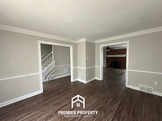 Building Photo - Stunning 4BR Cordova Home | Chef's Kitchen with Island, Formal Dining & Fireplace