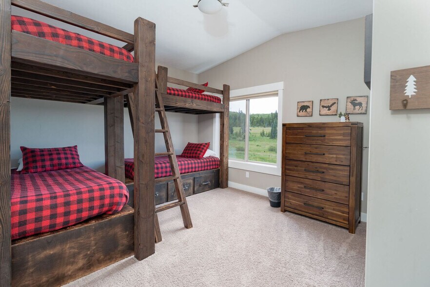 Building Photo - 278 Mountain Willow Dr