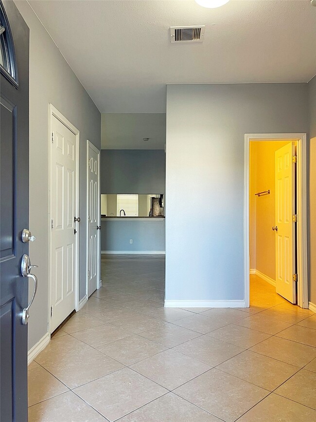 Building Photo - 13739 Canyon Hollow Loop