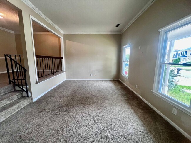 Building Photo - Stunning 3-Bedroom Townhome with Lake Views in the Heart of Virginia Beach