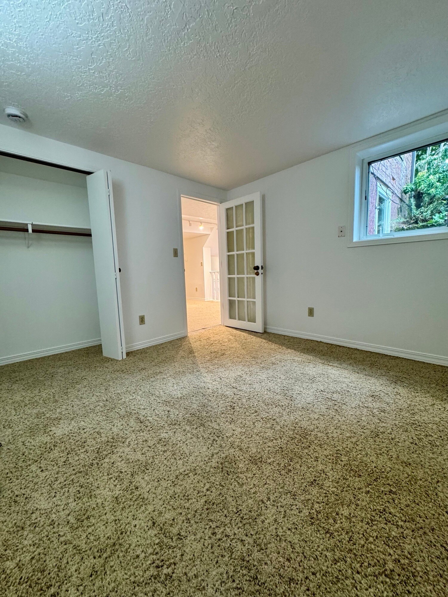 Building Photo - 3405 SW Barbur Blvd