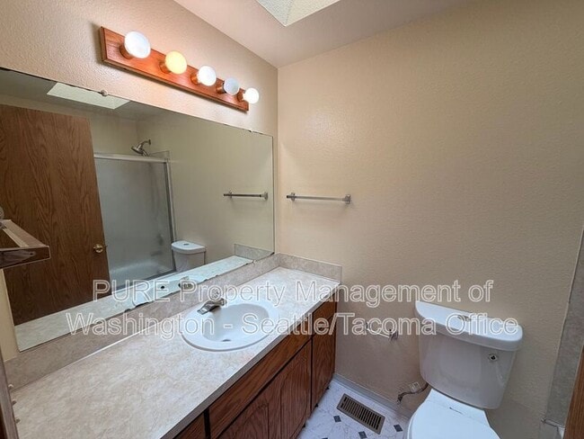 Building Photo - 9017 Wildwood Ave SW