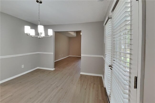 Building Photo - 4015 Sharon Woods Dr
