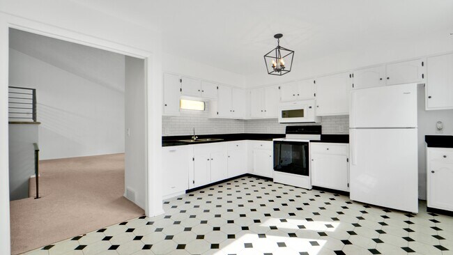 Building Photo - 37 Blue Ridge Rd