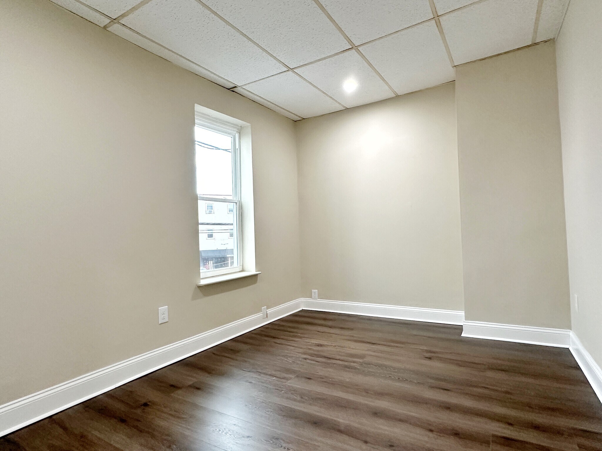 Building Photo - 1814 S 13th St