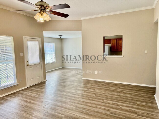 Building Photo - 116 Lindenwood Ln W