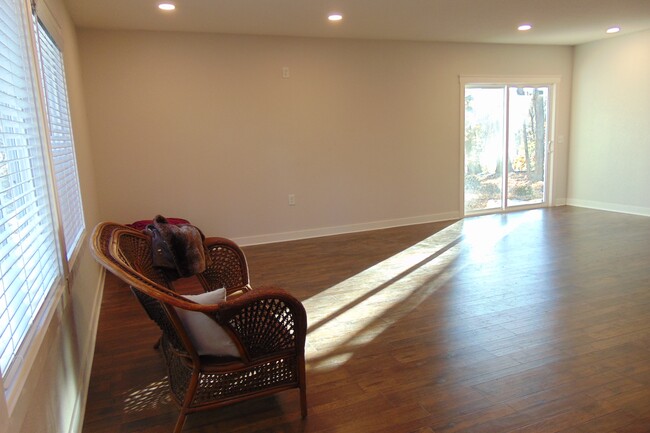 Building Photo - 11803 Sonata Dr