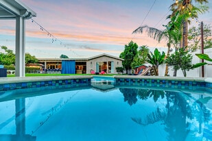 Building Photo - 5817 Ranchito Ave