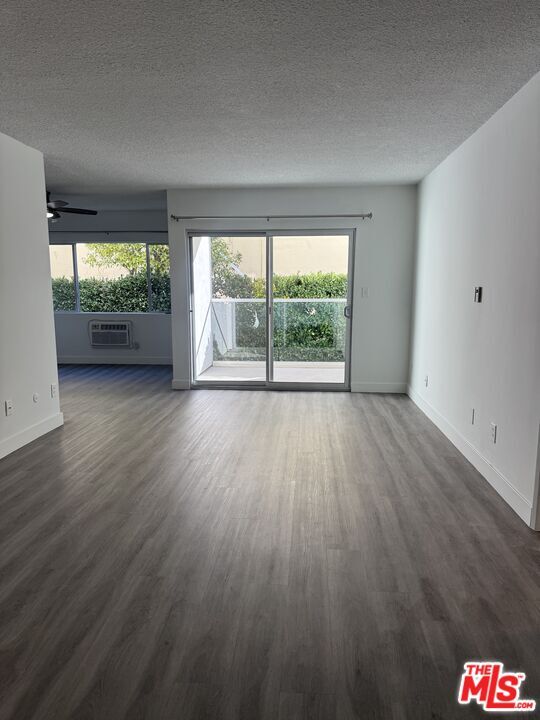 Building Photo - 425 S Willaman Dr