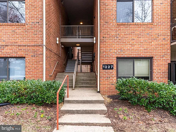 Primary Photo - 1227 Gemini Dr