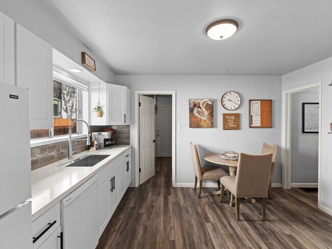 Building Photo - Single Level, Brick duplex