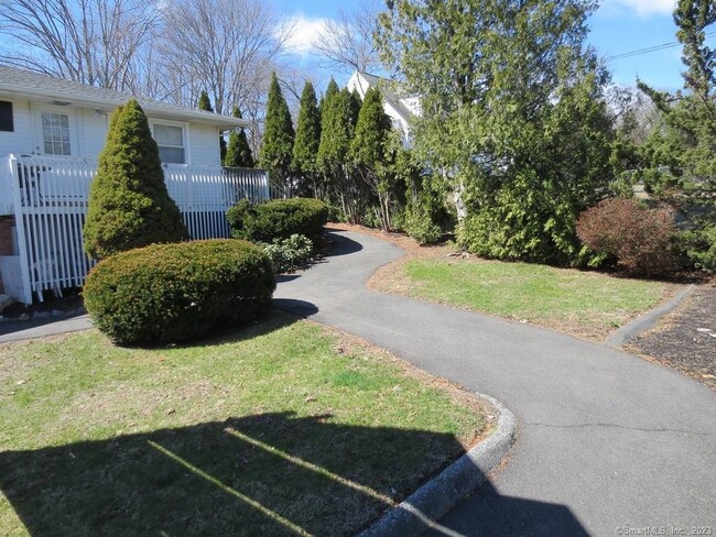 Building Photo - 7 Brookdale St