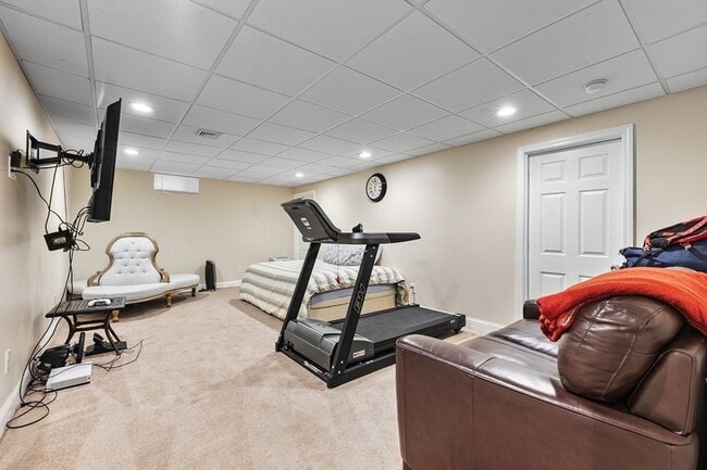 Building Photo - 111 Sisters Cir