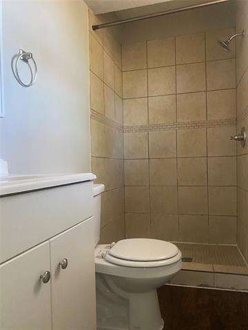 Building Photo - 939 E Red Bird Ln