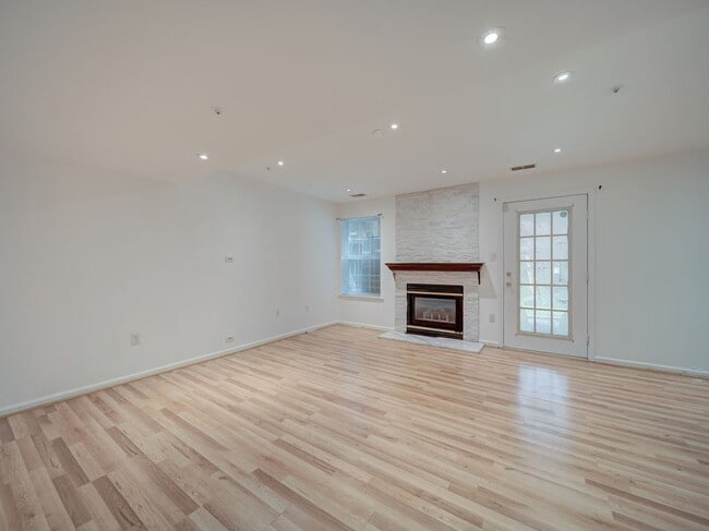 Building Photo - 3019 Spice Bush Rd