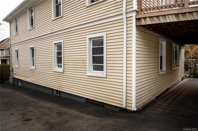 Building Photo - 40 Riverdale Ave