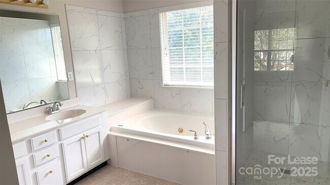 Building Photo - 8620 Grey Squirrel Ct