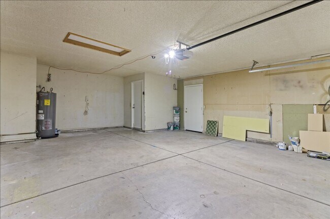 Building Photo - Spectacular Updates, 3 Bedroom 2 Bath