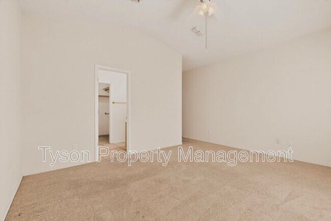 Building Photo - 7411 Peregrine Rd NE