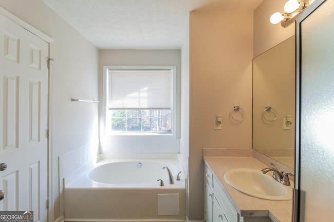 Building Photo - 830 Josh Ln