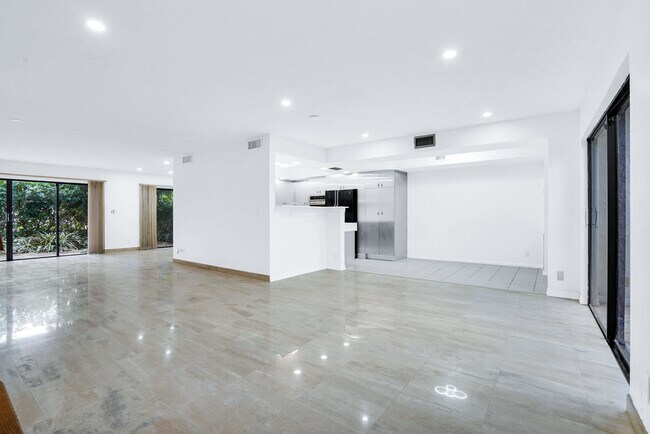 Building Photo - 406 Saint Andrews Rd