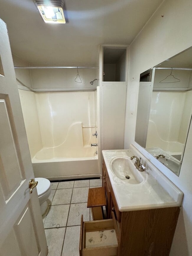 Building Photo - 2/1 Duplex in Shelby, NC