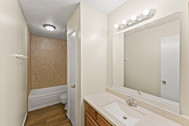 Building Photo - 3710 Kingston Vale Dr