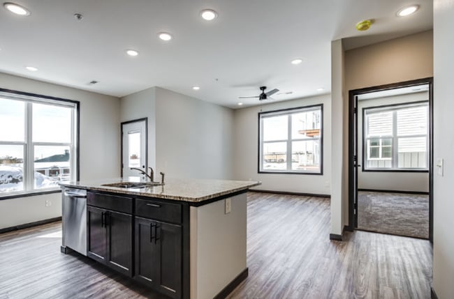 Building Photo - 1619 Doman Dr