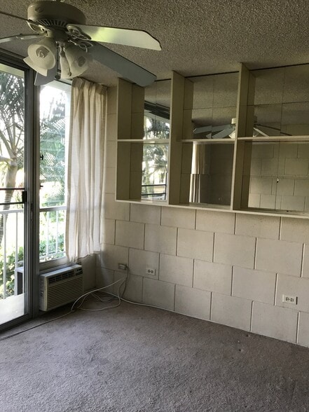 Building Photo - 2845 Waialae Ave
