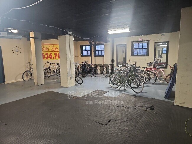 Building Photo - 1 W 28th St