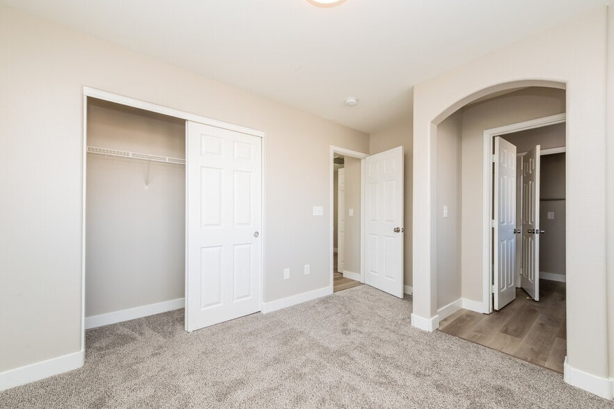 Building Photo - 10385 Adrianna Ave