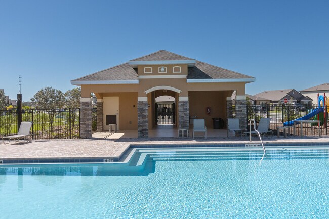 Building Photo - 2214 Capital Dr